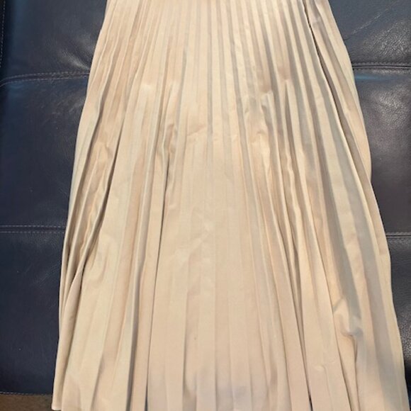 New Zara Tan Pleated Midi Skirt With Belt M 10 6 Rare duchess princess Royal - Picture 5 of 5